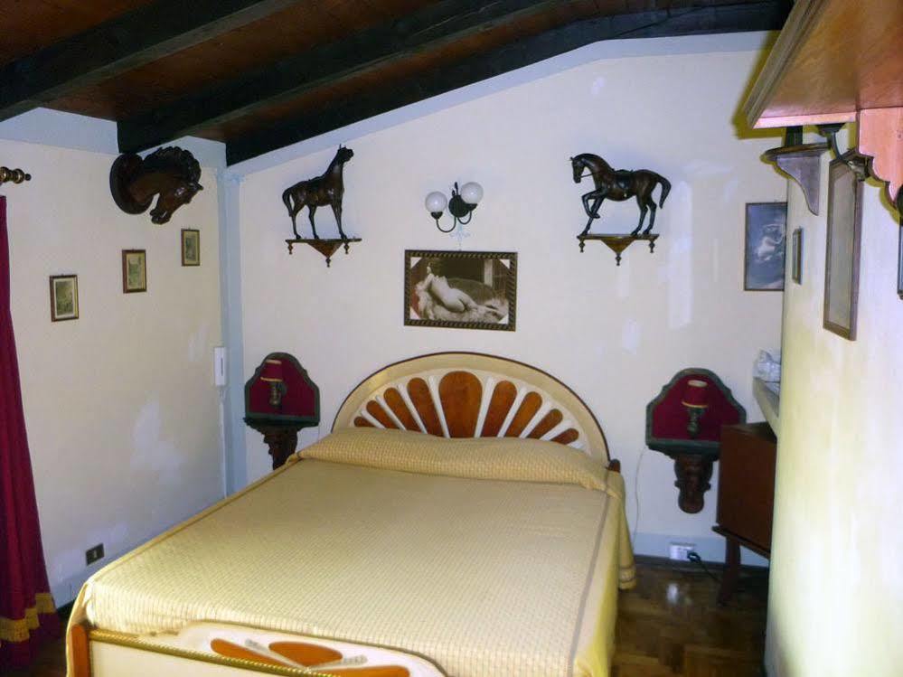 Hotel Villino Della Flanella Modena Esterno foto